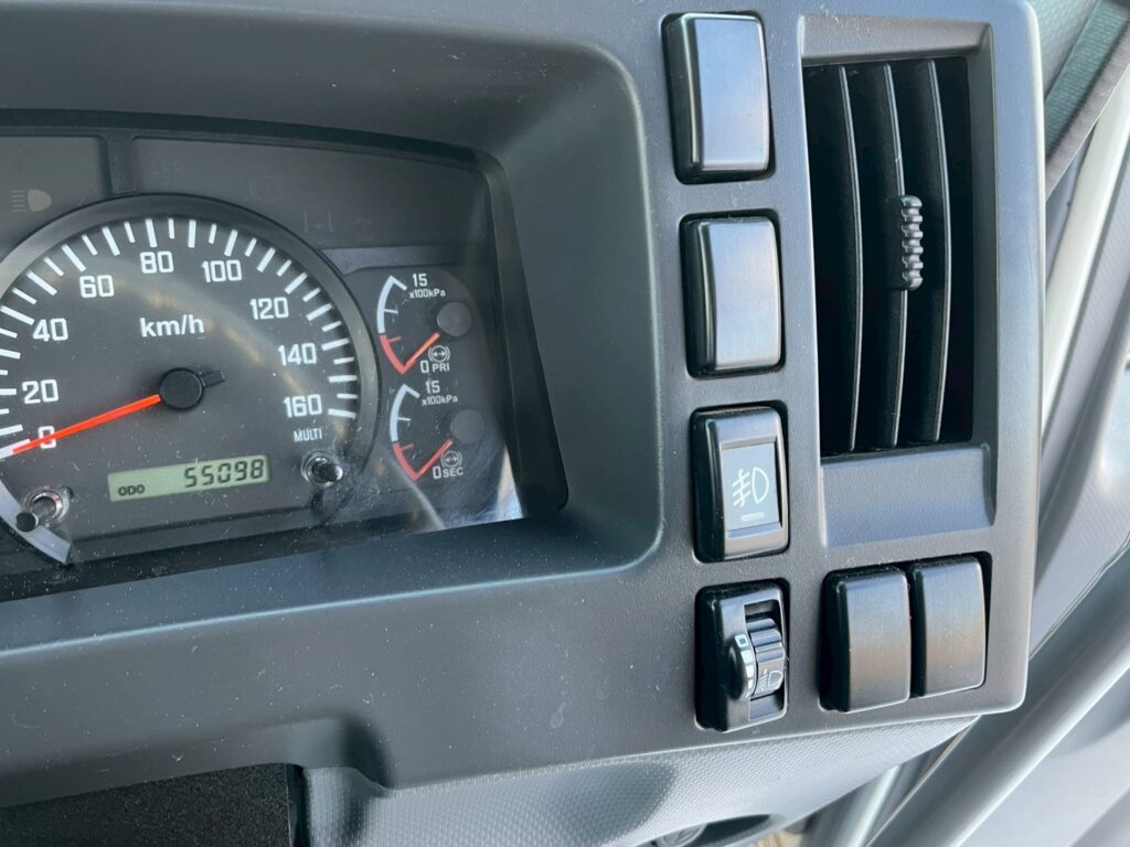 ◆平成23年　いすゞ　フォワード４トン４段クレーンロング　◆ラジコン　◆（車検１年付）◆荷台内寸560ｃｍ×216ｃｍ～在庫確認は北見店へ℡0157-57-7166～