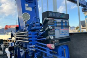 サムネイル: ◆平成23年　いすゞ　フォワード４トン４段クレーンロング　◆ラジコン　◆（車検１年付）◆荷台内寸560ｃｍ×216ｃｍ～在庫確認は北見店へ℡0157-57-7166～