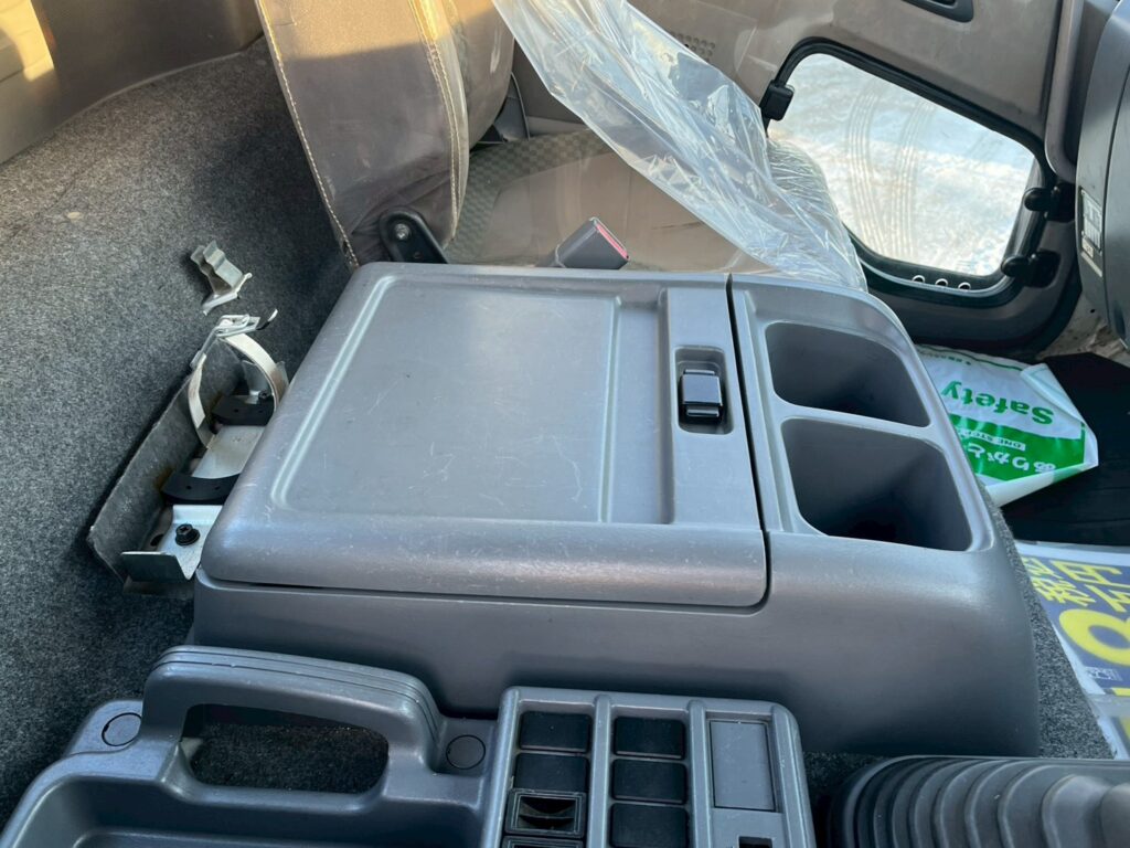 ◆平成23年　いすゞ　フォワード４トン４段クレーンロング　◆ラジコン　◆（車検１年付）◆荷台内寸560ｃｍ×216ｃｍ～在庫確認は北見店へ℡0157-57-7166～