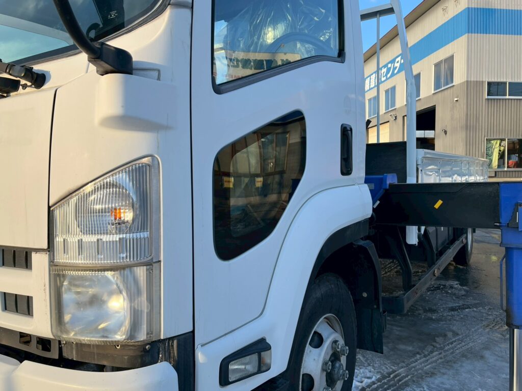 ◆平成23年　いすゞ　フォワード４トン４段クレーンロング　◆ラジコン　◆（車検１年付）◆荷台内寸560ｃｍ×216ｃｍ～在庫確認は北見店へ℡0157-57-7166～