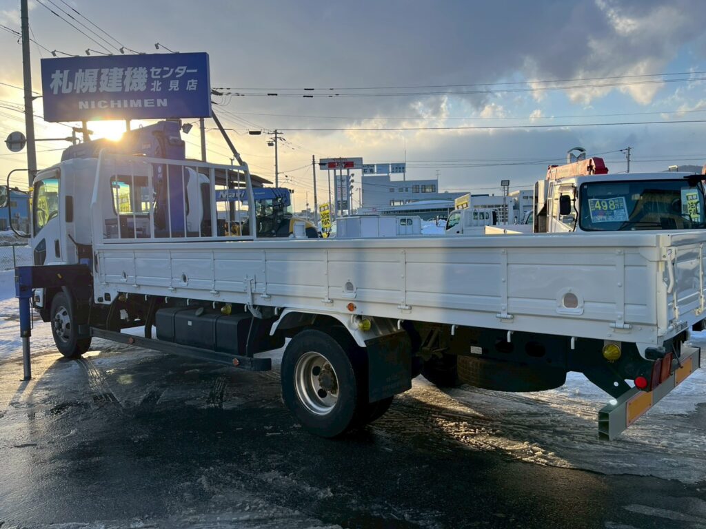 ◆平成23年　いすゞ　フォワード４トン４段クレーンロング　◆ラジコン　◆（車検１年付）◆荷台内寸560ｃｍ×216ｃｍ～在庫確認は北見店へ℡0157-57-7166～