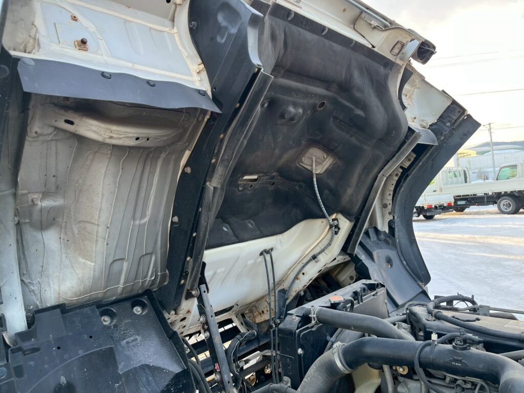 ◆平成23年　いすゞ　フォワード４トン４段クレーンロング　◆ラジコン　◆（車検１年付）◆荷台内寸560ｃｍ×216ｃｍ～在庫確認は北見店へ℡0157-57-7166～