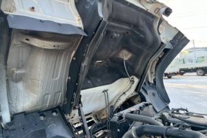 サムネイル: ◆平成23年　いすゞ　フォワード４トン４段クレーンロング　◆ラジコン　◆（車検１年付）◆荷台内寸560ｃｍ×216ｃｍ～在庫確認は北見店へ℡0157-57-7166～