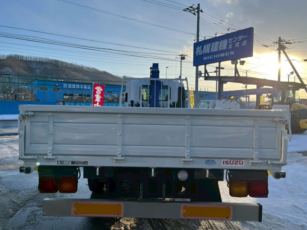 ◆平成23年　いすゞ　フォワード４トン４段クレーンロング　◆ラジコン　◆（車検１年付）◆荷台内寸560ｃｍ×216ｃｍ～在庫確認は北見店へ℡0157-57-7166～