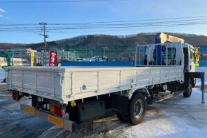 サムネイル: ◆平成23年　いすゞ　フォワード４トン４段クレーンロング　◆ラジコン　◆（車検１年付）◆荷台内寸560ｃｍ×216ｃｍ～在庫確認は北見店へ℡0157-57-7166～