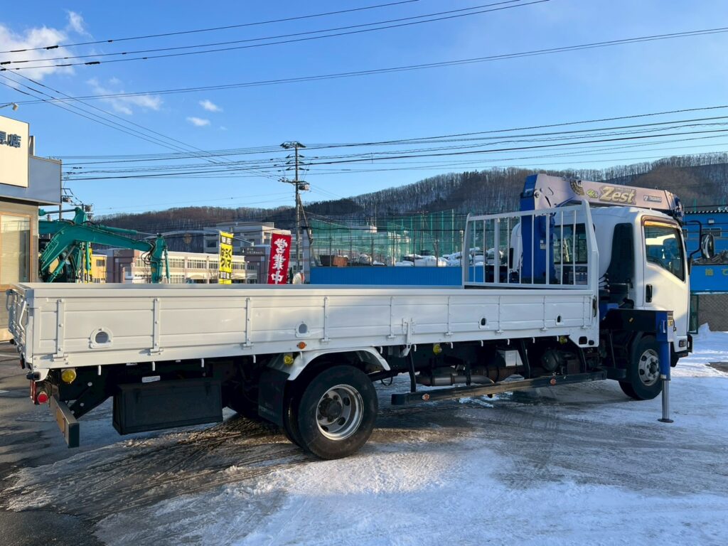 ◆平成23年　いすゞ　フォワード４トン４段クレーンロング　◆ラジコン　◆（車検１年付）◆荷台内寸560ｃｍ×216ｃｍ～在庫確認は北見店へ℡0157-57-7166～