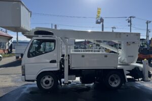 サムネイル: 平成22年　キャンター14.5M高所作業車　FRPバケット　上物アイチ　全塗装済み　車検2年付