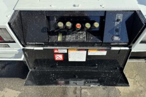 サムネイル: 平成22年　キャンター14.5M高所作業車　FRPバケット　上物アイチ　全塗装済み　車検2年付