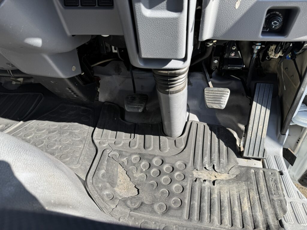 平成22年　キャンター14.5M高所作業車　FRPバケット　上物アイチ　全塗装済み　車検2年付