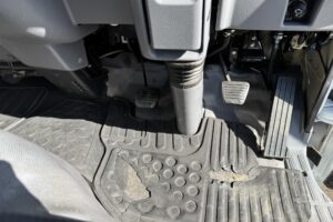 サムネイル: 平成22年　キャンター14.5M高所作業車　FRPバケット　上物アイチ　全塗装済み　車検2年付