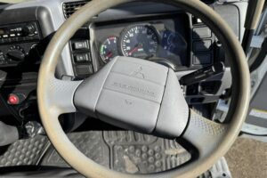 サムネイル: 平成22年　キャンター14.5M高所作業車　FRPバケット　上物アイチ　全塗装済み　車検2年付