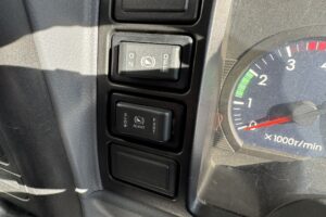 サムネイル: 平成22年　キャンター14.5M高所作業車　FRPバケット　上物アイチ　全塗装済み　車検2年付