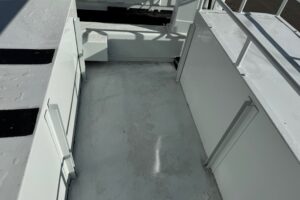 サムネイル: 平成22年　キャンター14.5M高所作業車　FRPバケット　上物アイチ　全塗装済み　車検2年付
