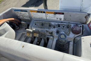 サムネイル: 平成22年　キャンター14.5M高所作業車　FRPバケット　上物アイチ　全塗装済み　車検2年付