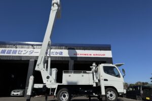 サムネイル: 平成22年　キャンター14.5M高所作業車　FRPバケット　上物アイチ　全塗装済み　車検2年付