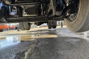 サムネイル: 平成22年　キャンター14.5M高所作業車　FRPバケット　上物アイチ　全塗装済み　車検2年付