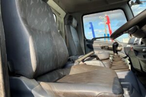 サムネイル: 平成22年　日野　レンジャー　４トン４段クレーン　ロングジャッキ　フックイン・ラジコン付（車検令和8年7月）