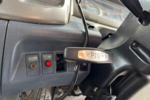 サムネイル: 平成22年　日野　レンジャー　４トン４段クレーン　ロングジャッキ　フックイン・ラジコン付（車検令和8年7月）