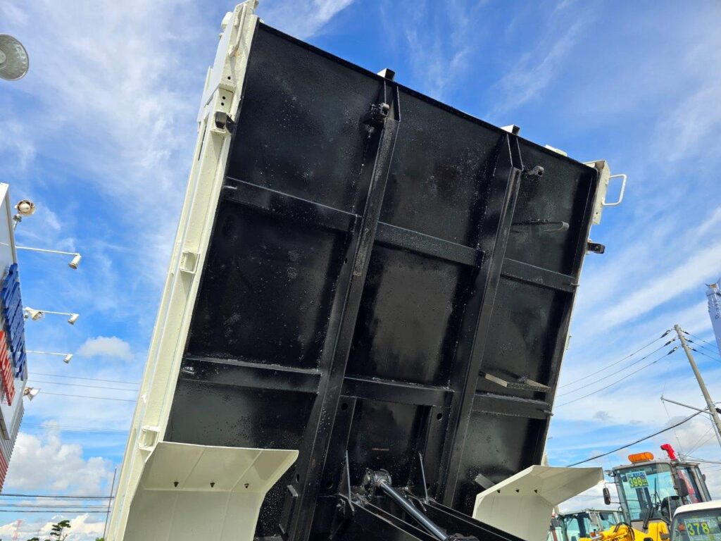 平成25年　日野　レンジャー　４トンダンプ　電動コボレーン付（車検令和７年11月）