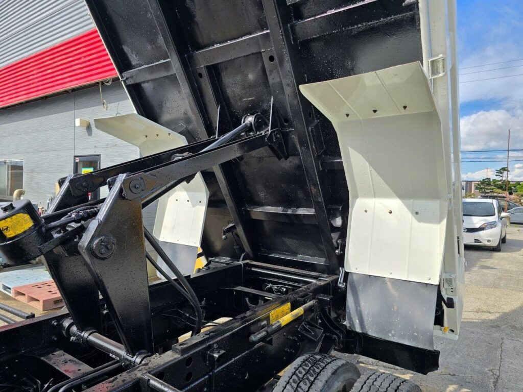 平成25年　日野　レンジャー　４トンダンプ　電動コボレーン付（車検令和７年11月）