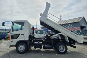 サムネイル: 平成25年　日野　レンジャー　４トンダンプ　電動コボレーン付（車検令和７年11月）
