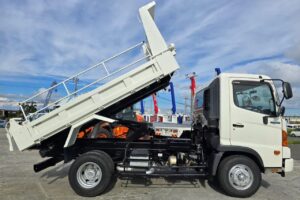 サムネイル: 平成25年　日野　レンジャー　４トンダンプ　電動コボレーン付（車検令和７年11月）