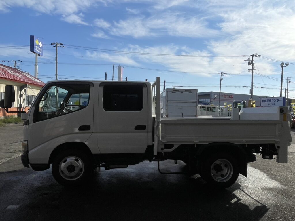 平成18年　ダイナ2トンWキャブ パワーゲート付き4WD 全塗装済み　車検令和7年11月