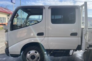 サムネイル: 平成18年　ダイナ2トンWキャブ パワーゲート付き4WD 全塗装済み　車検令和7年11月