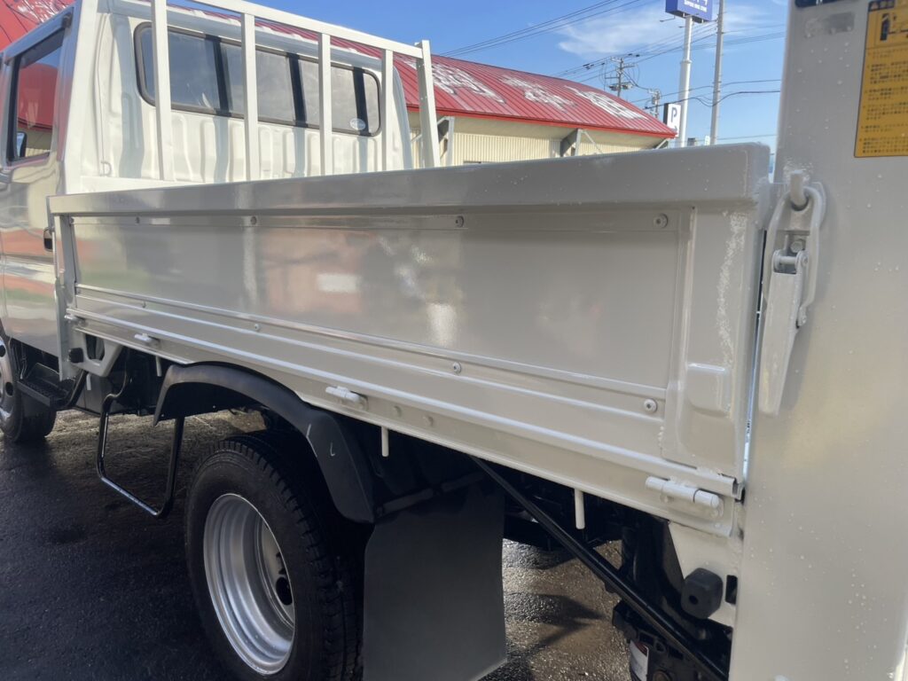 平成18年　ダイナ2トンWキャブ パワーゲート付き4WD 全塗装済み　車検令和7年11月