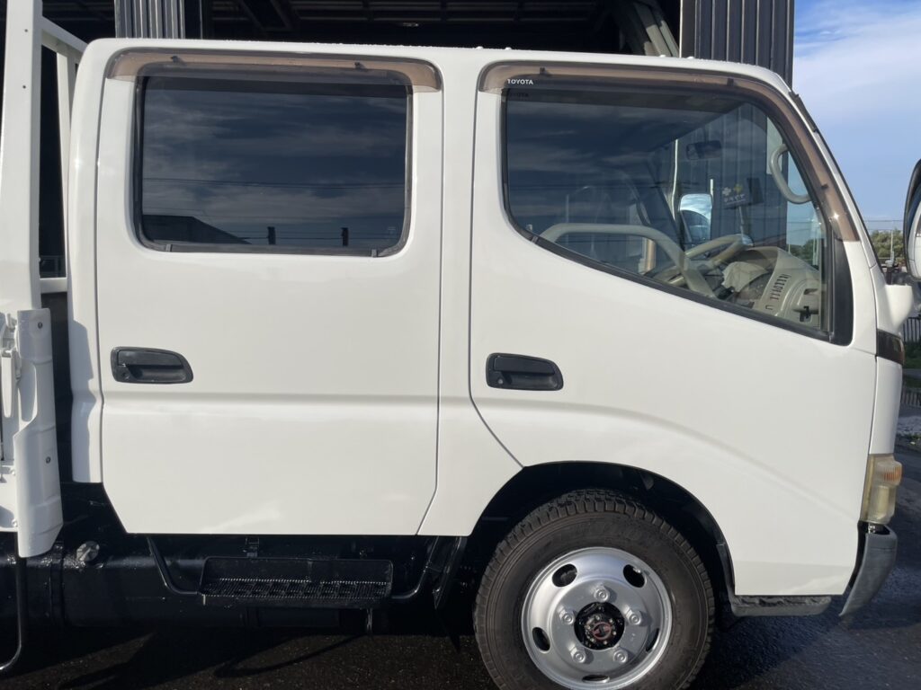 平成18年　ダイナ2トンWキャブ パワーゲート付き4WD 全塗装済み　車検令和7年11月