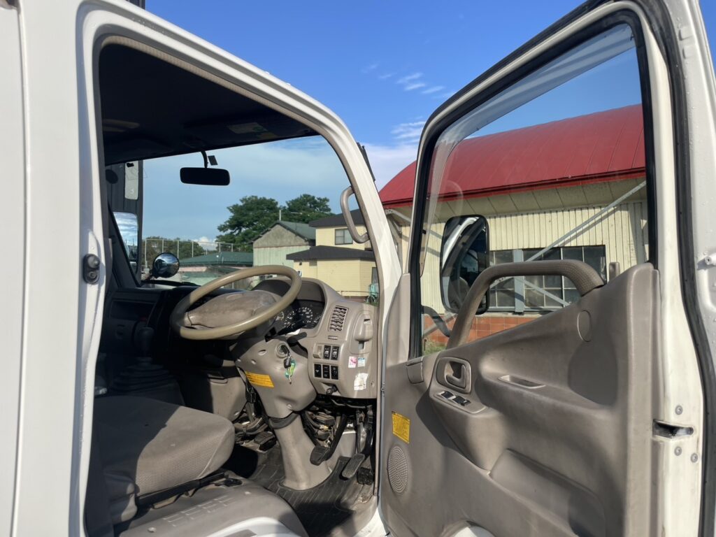 平成18年　ダイナ2トンWキャブ パワーゲート付き4WD 全塗装済み　車検令和7年11月