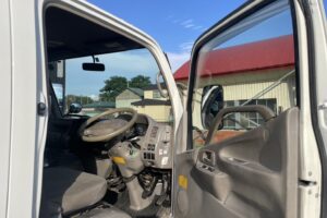 サムネイル: 平成18年　ダイナ2トンWキャブ パワーゲート付き4WD 全塗装済み　車検令和7年11月