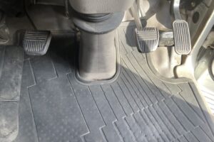 サムネイル: 平成18年　ダイナ2トンWキャブ パワーゲート付き4WD 全塗装済み　車検令和7年11月
