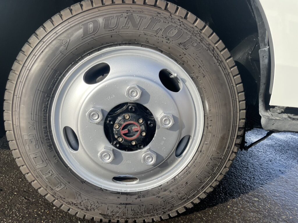 平成18年　ダイナ2トンWキャブ パワーゲート付き4WD 全塗装済み　車検令和7年11月