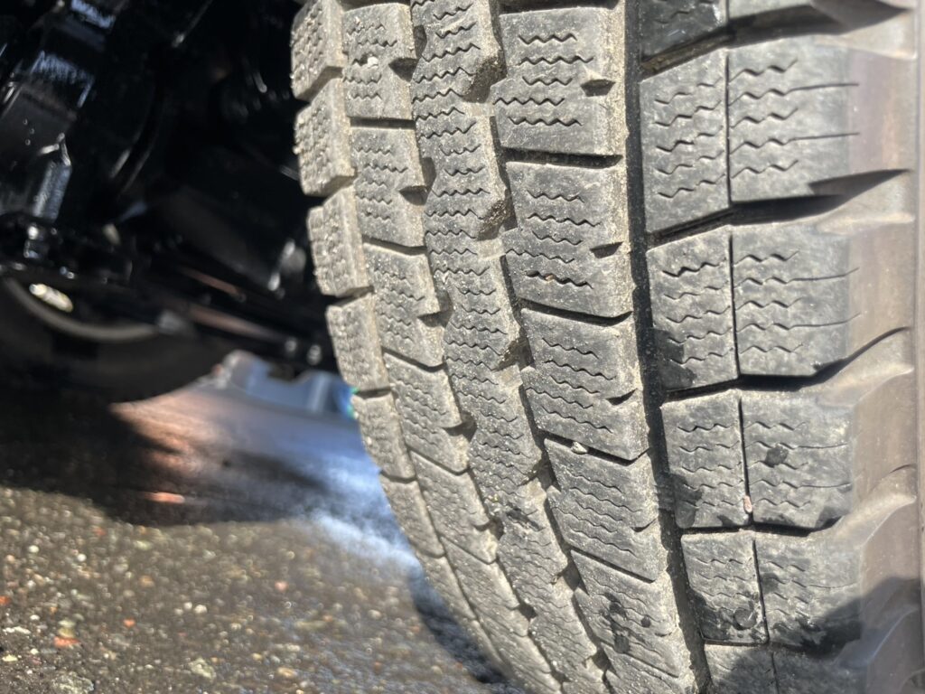 平成18年　ダイナ2トンWキャブ パワーゲート付き4WD 全塗装済み　車検令和7年11月