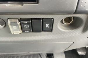 サムネイル: 平成28年　フォワード４トンLゲートダンプ　極東開発　電動コボレーン　車検1年付