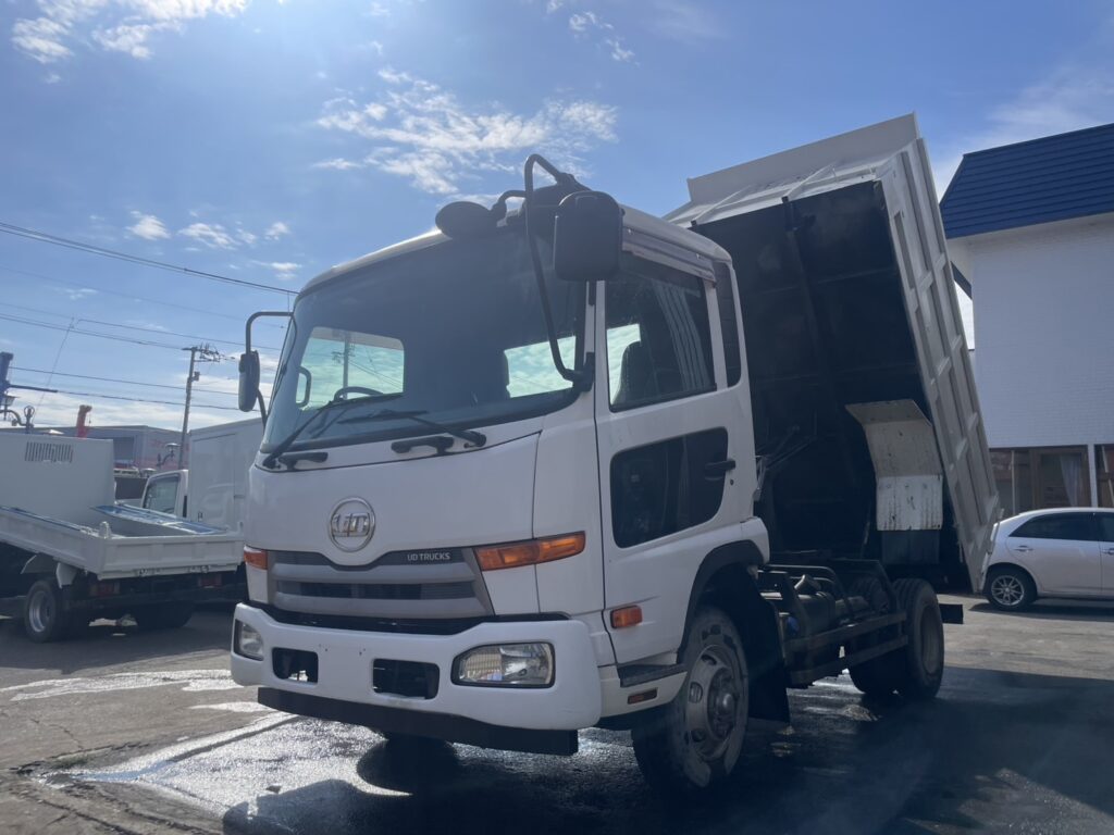 平成22年　コンドル４トン深ダンプ　土砂禁　極東開発　車検令和8年7月