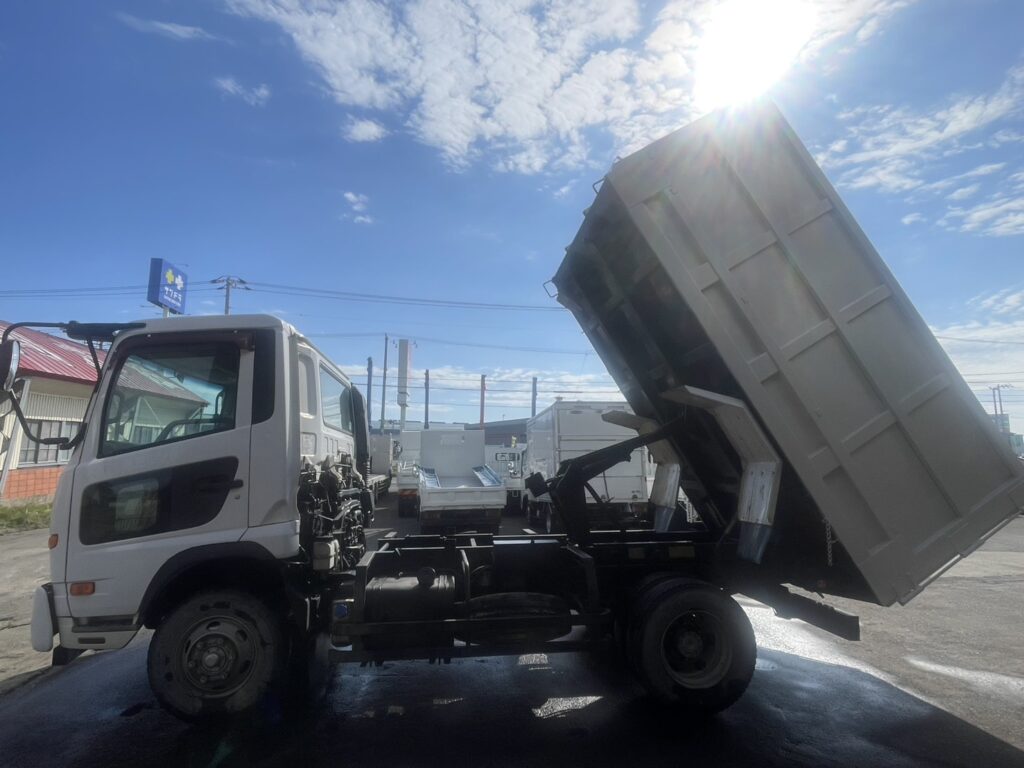 平成22年　コンドル４トン深ダンプ　土砂禁　極東開発　車検令和8年7月