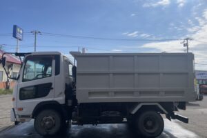 サムネイル: 平成22年　コンドル４トン深ダンプ　土砂禁　極東開発　車検令和8年7月