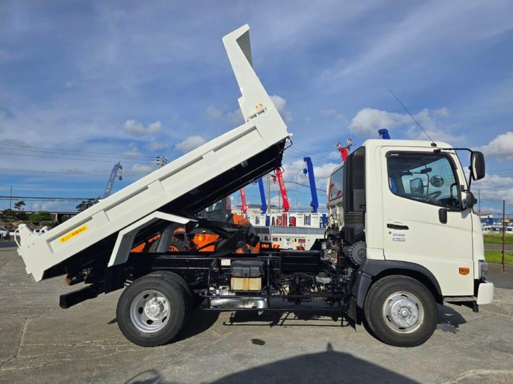 令和２年　日野　レンジャー　４トンダンプ　コボレーン付　荷台塗装済！（車検1年付）