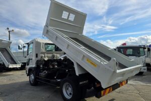 サムネイル: 令和２年　日野　レンジャー　４トンダンプ　コボレーン付　荷台塗装済！（車検1年付）