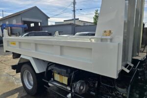 サムネイル: 令和２年　日野　レンジャー　４トンダンプ　コボレーン付　荷台塗装済！（車検1年付）