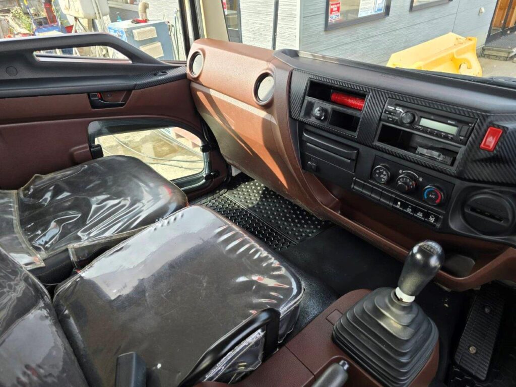 令和２年　日野　レンジャー　４トンダンプ　コボレーン付　荷台塗装済！（車検1年付）