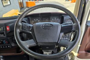 サムネイル: 令和２年　日野　レンジャー　４トンダンプ　コボレーン付　荷台塗装済！（車検1年付）