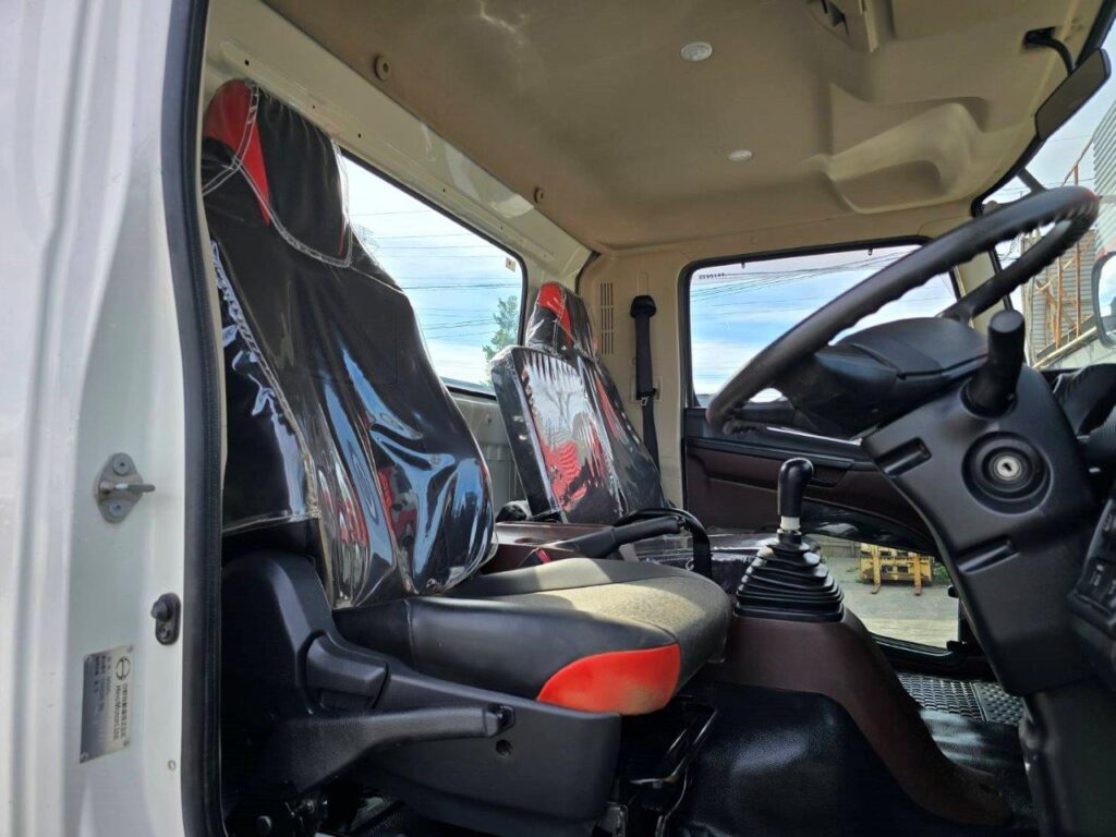 令和２年　日野　レンジャー　４トンダンプ　コボレーン付　荷台塗装済！（車検1年付）