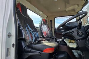 サムネイル: 令和２年　日野　レンジャー　４トンダンプ　コボレーン付　荷台塗装済！（車検1年付）