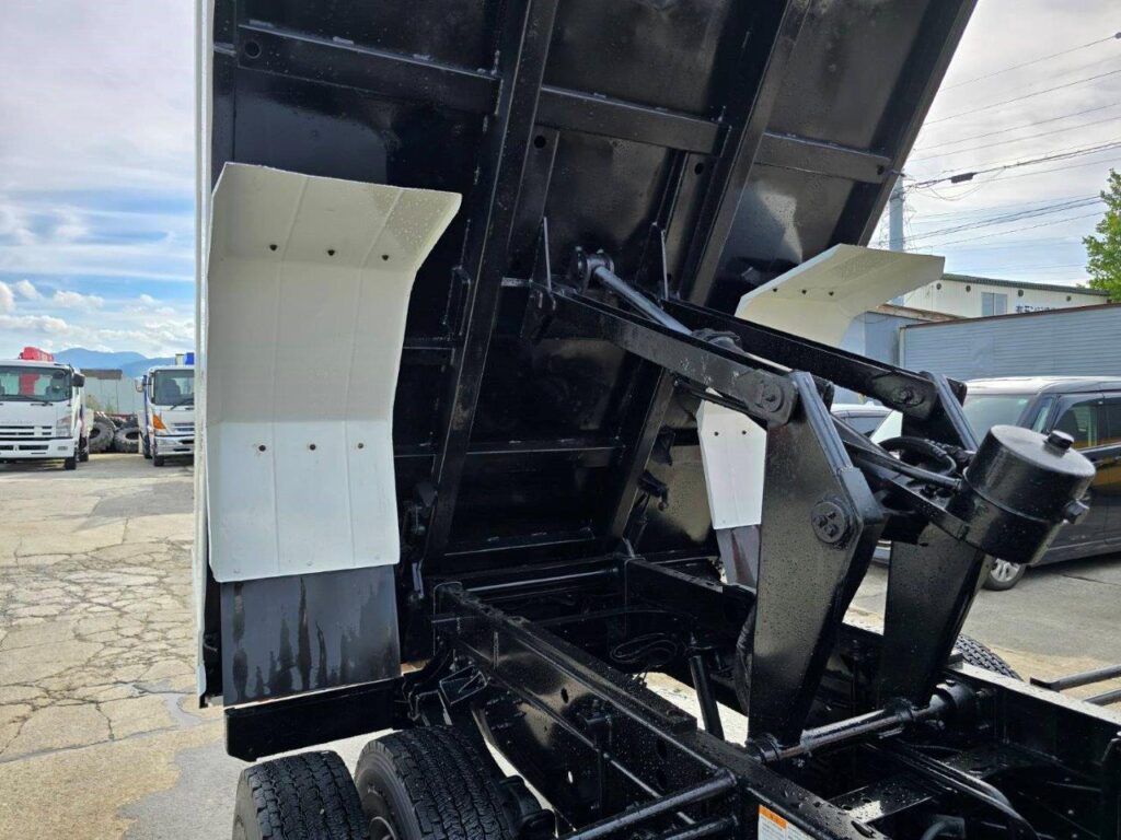 令和２年　日野　レンジャー　４トンダンプ　コボレーン付　荷台塗装済！（車検1年付）