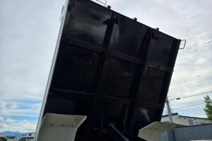 サムネイル: 令和２年　日野　レンジャー　４トンダンプ　コボレーン付　荷台塗装済！（車検1年付）