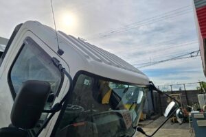 サムネイル: 令和２年　日野　レンジャー　４トンダンプ　コボレーン付　荷台塗装済！（車検1年付）