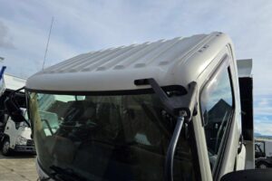 サムネイル: 令和２年　日野　レンジャー　４トンダンプ　コボレーン付　荷台塗装済！（車検1年付）